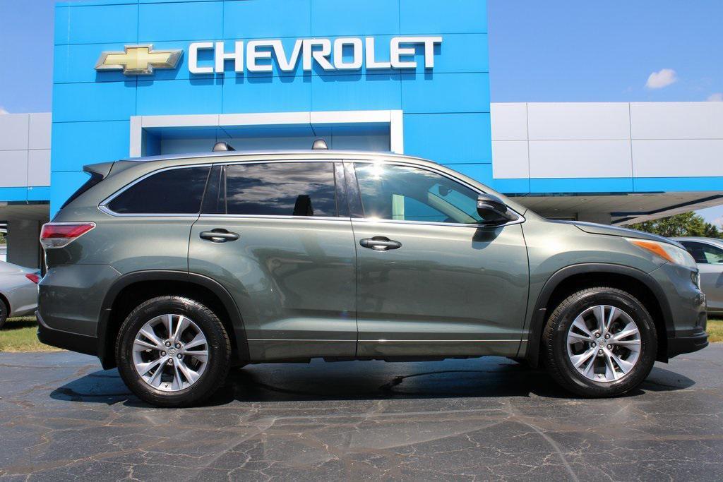 used 2015 Toyota Highlander car, priced at $12,511
