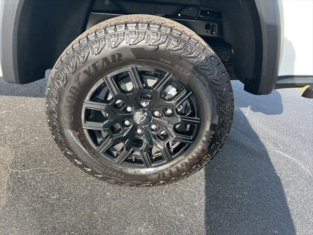 new 2024 Chevrolet Colorado car, priced at $42,040