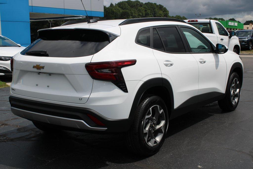 new 2025 Chevrolet Trax car, priced at $24,211