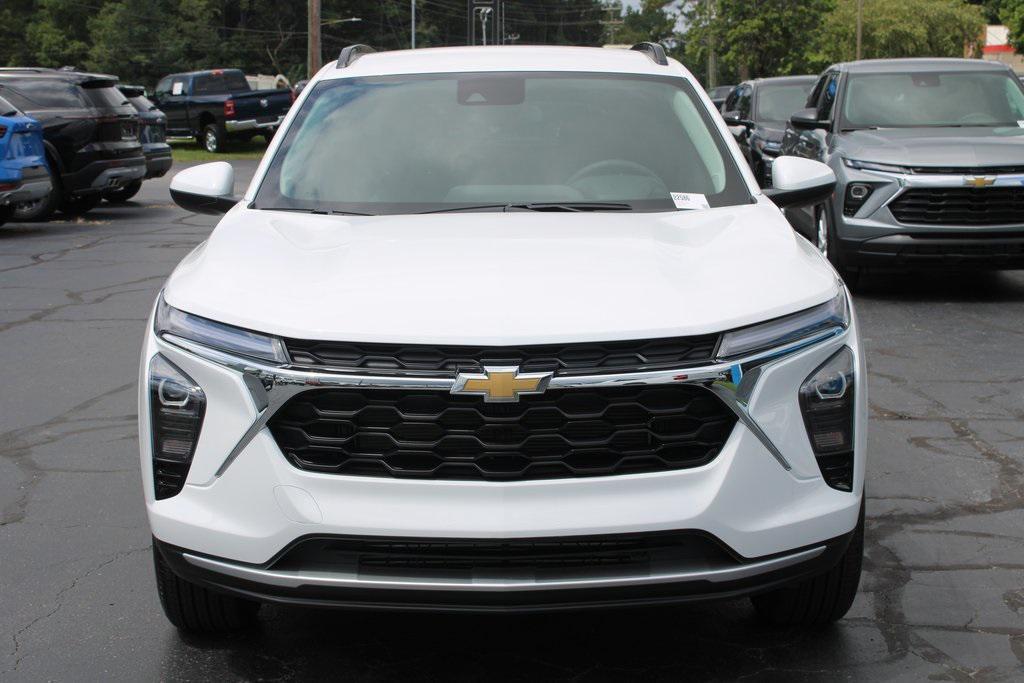 new 2025 Chevrolet Trax car, priced at $24,211