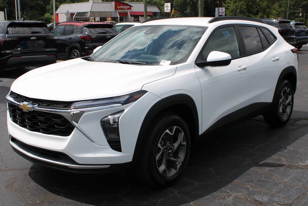 new 2025 Chevrolet Trax car, priced at $24,211