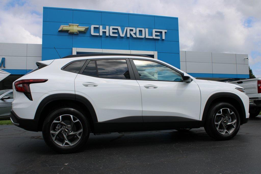 new 2025 Chevrolet Trax car, priced at $24,211