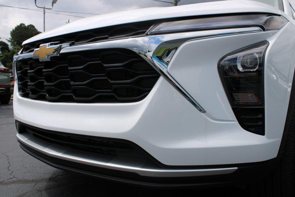 new 2025 Chevrolet Trax car, priced at $24,211