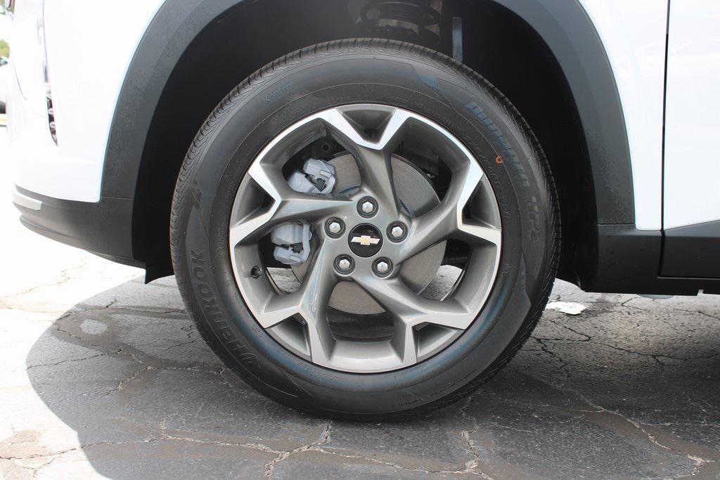 new 2025 Chevrolet Trax car, priced at $24,211