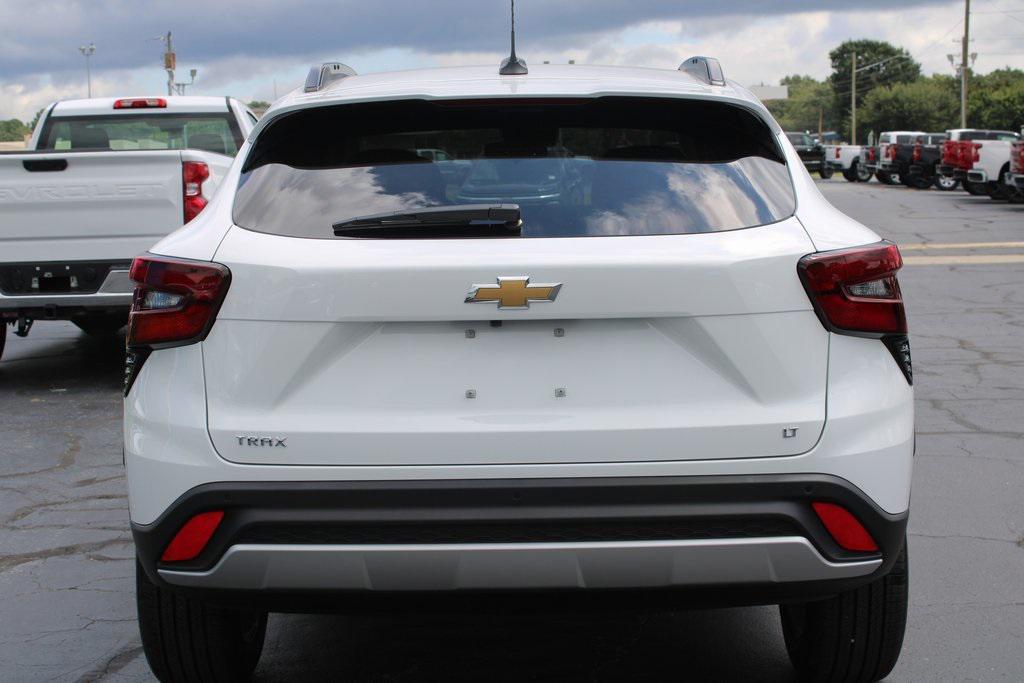 new 2025 Chevrolet Trax car, priced at $24,211