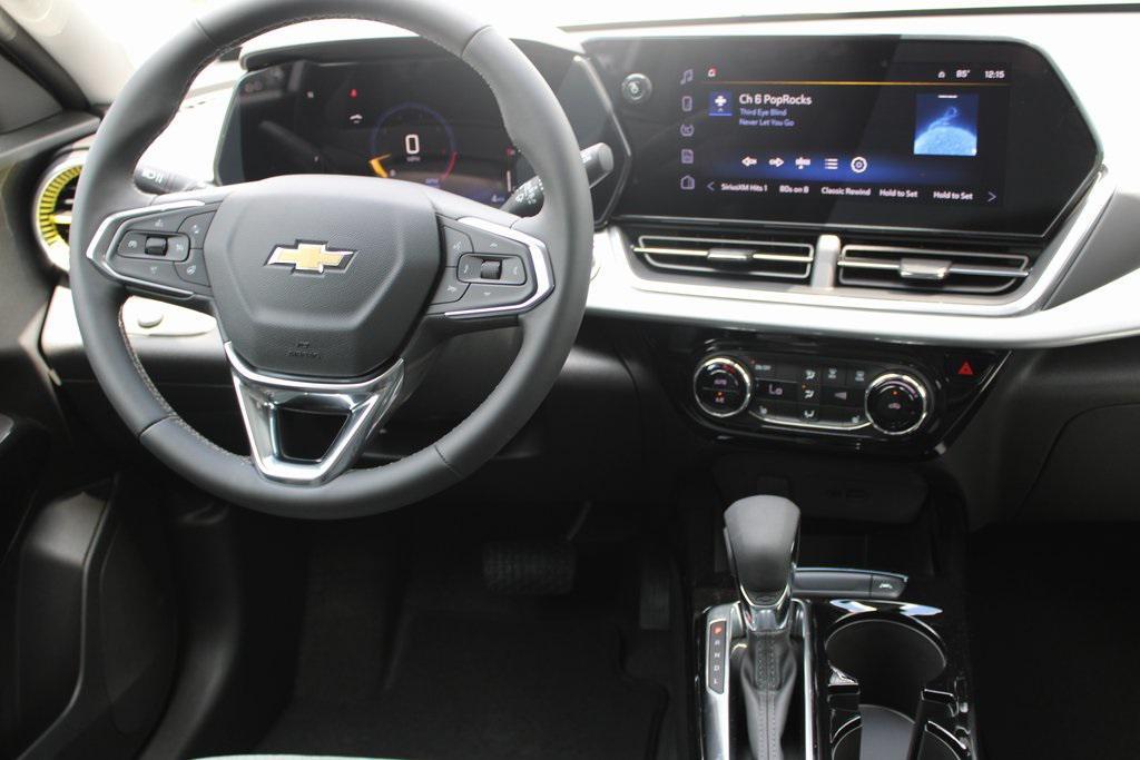 new 2025 Chevrolet Trax car, priced at $24,211