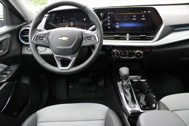 new 2025 Chevrolet Trax car, priced at $23,114
