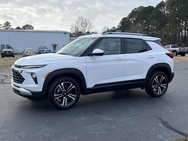 new 2025 Chevrolet TrailBlazer car, priced at $25,536