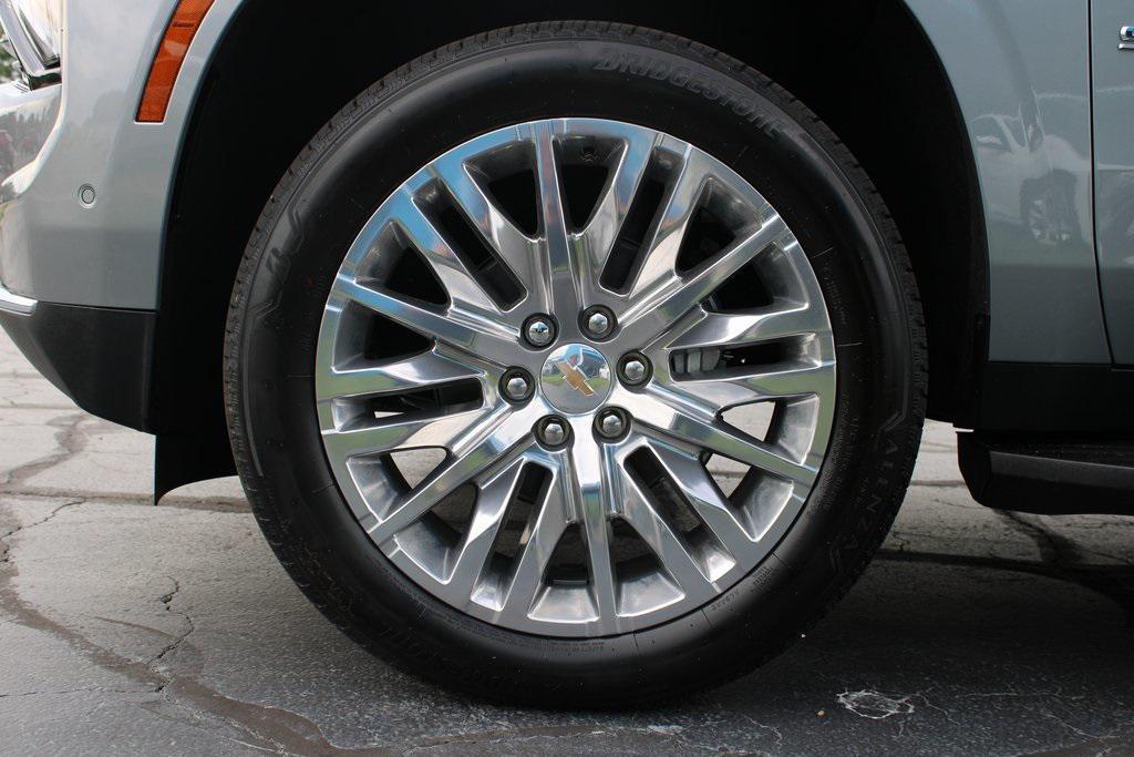 new 2025 Chevrolet Suburban car, priced at $83,828