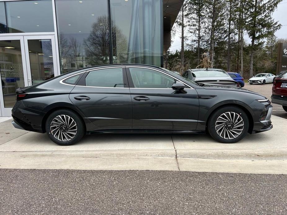 new 2025 Hyundai Sonata Hybrid car, priced at $36,814