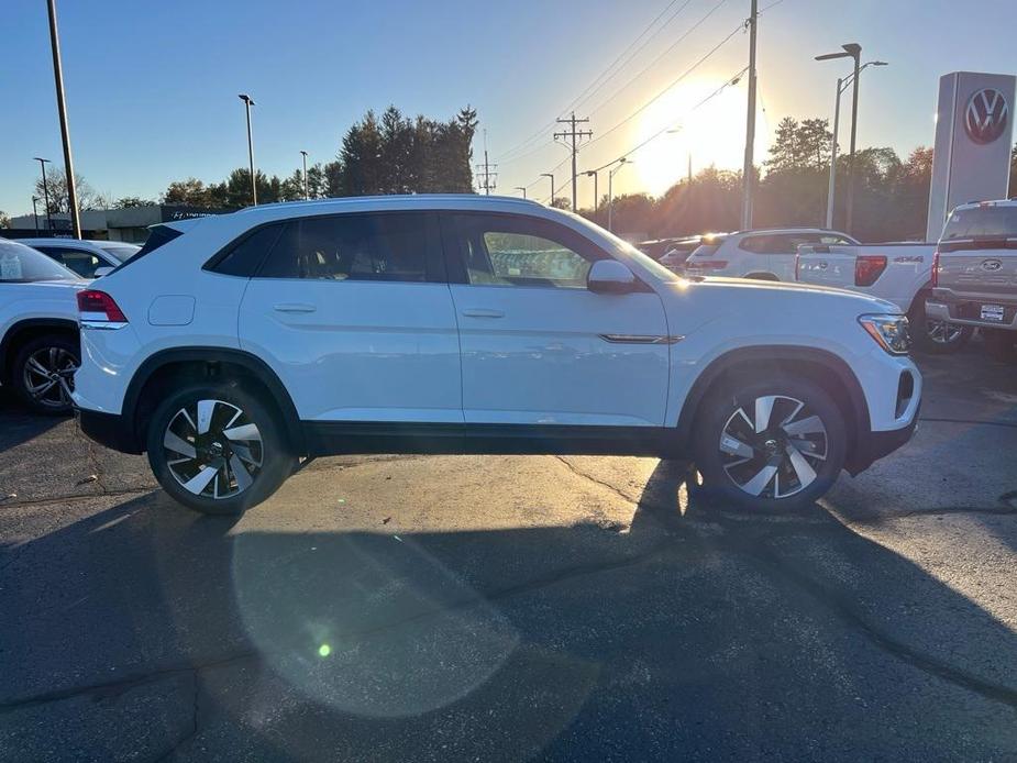 new 2024 Volkswagen Atlas Cross Sport car, priced at $41,597