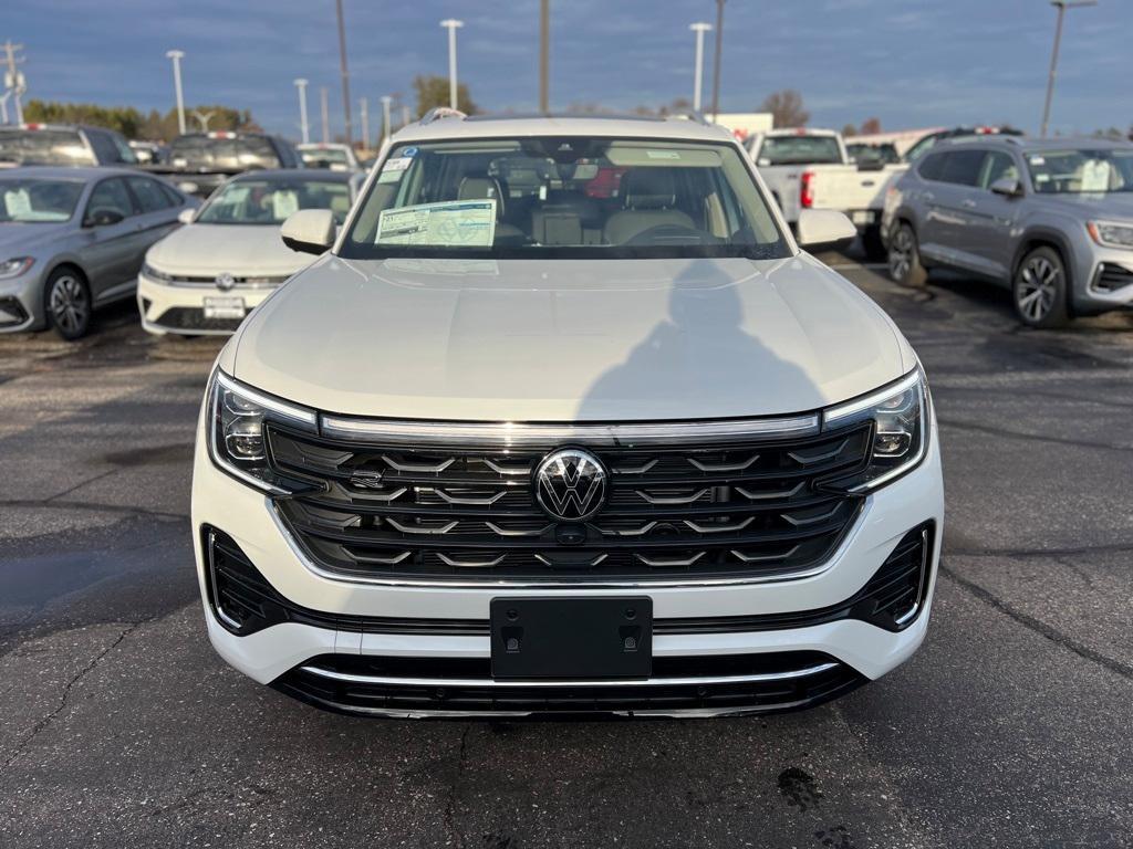 new 2025 Volkswagen Atlas car, priced at $51,880