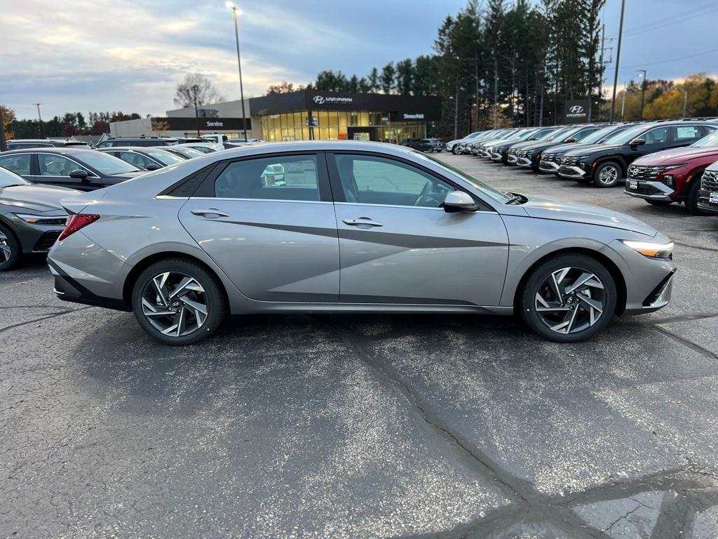 new 2025 Hyundai Elantra car, priced at $25,435