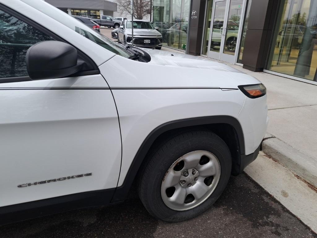 used 2015 Jeep Cherokee car, priced at $9,756