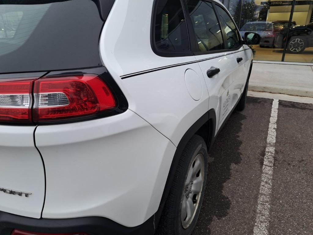 used 2015 Jeep Cherokee car, priced at $9,756