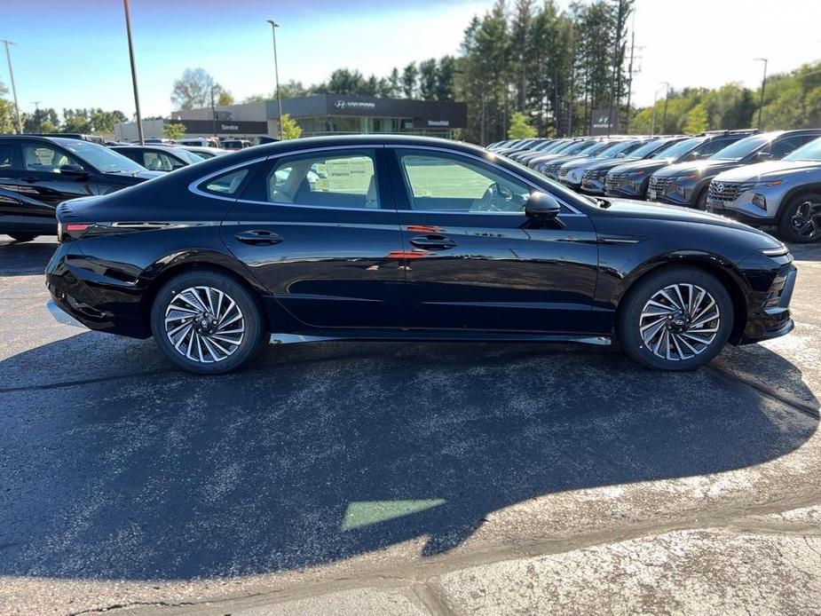 new 2024 Hyundai Sonata Hybrid car, priced at $35,618