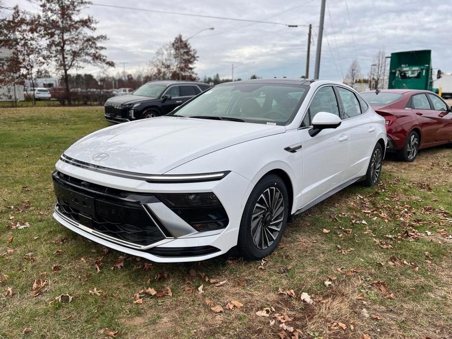 new 2025 Hyundai Sonata Hybrid car, priced at $37,061