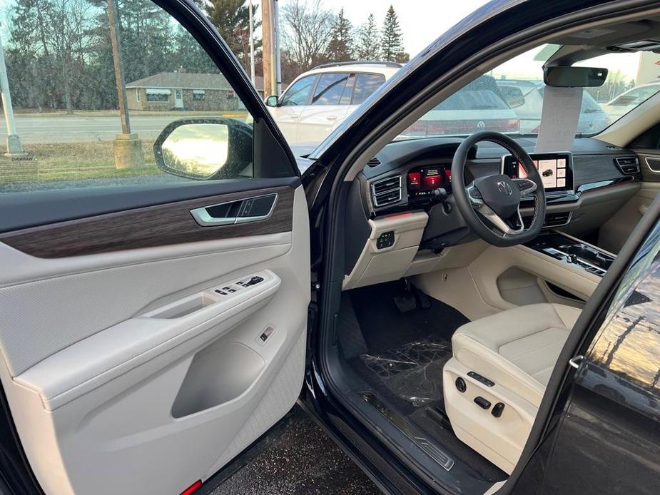 new 2024 Volkswagen Atlas car, priced at $44,801