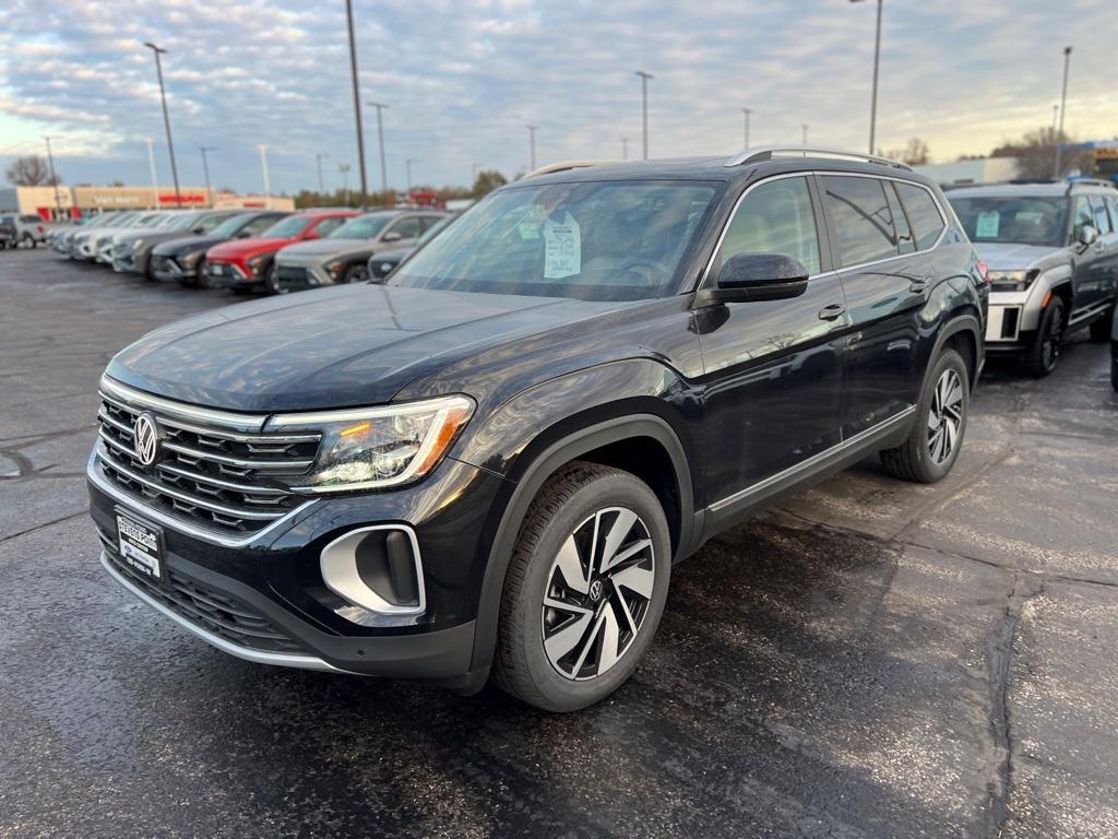 new 2024 Volkswagen Atlas car, priced at $44,801