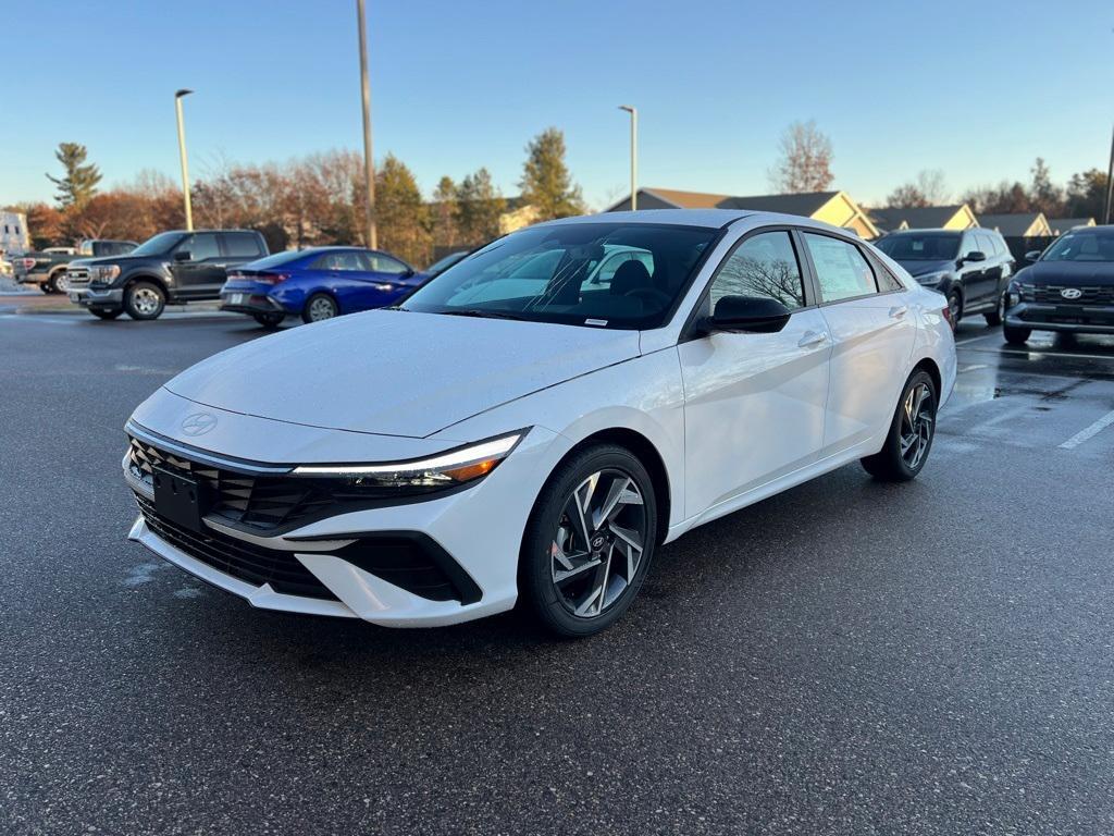 new 2025 Hyundai Elantra car, priced at $23,246