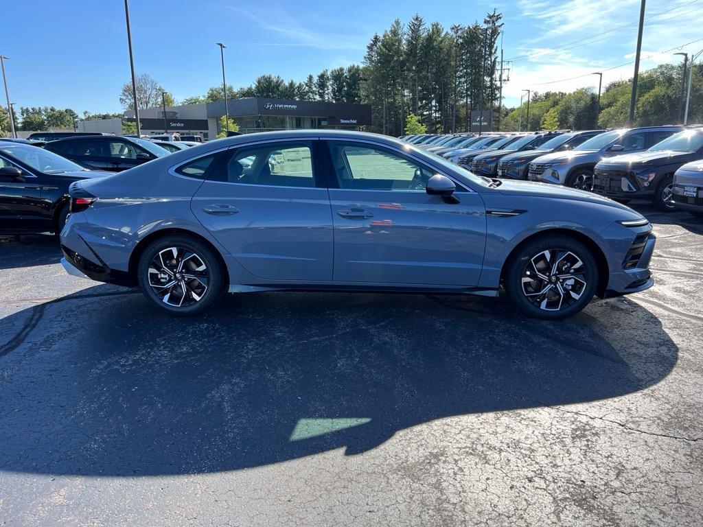 new 2024 Hyundai Sonata car, priced at $28,800