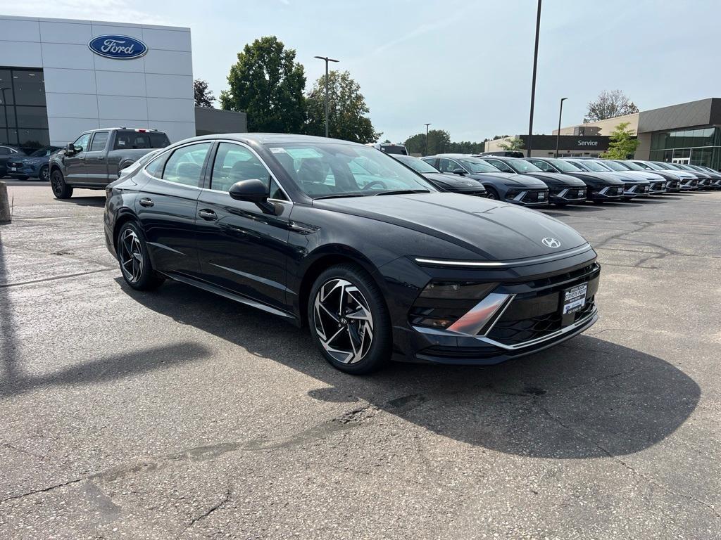 new 2025 Hyundai Sonata car, priced at $30,397