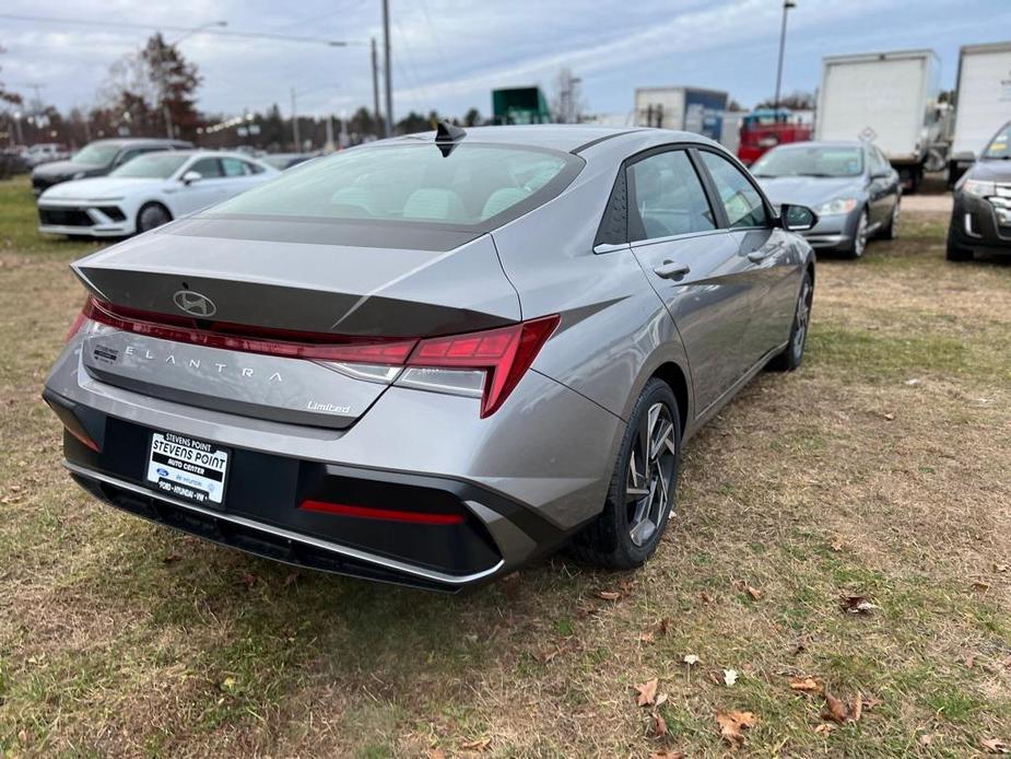 new 2025 Hyundai Elantra car, priced at $27,581