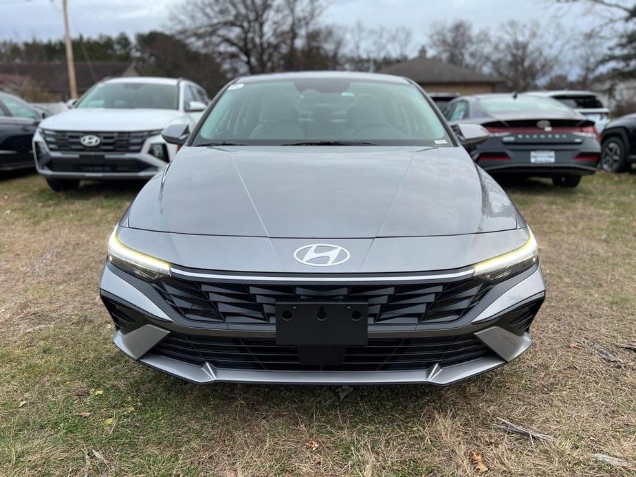 new 2025 Hyundai Elantra car, priced at $27,581