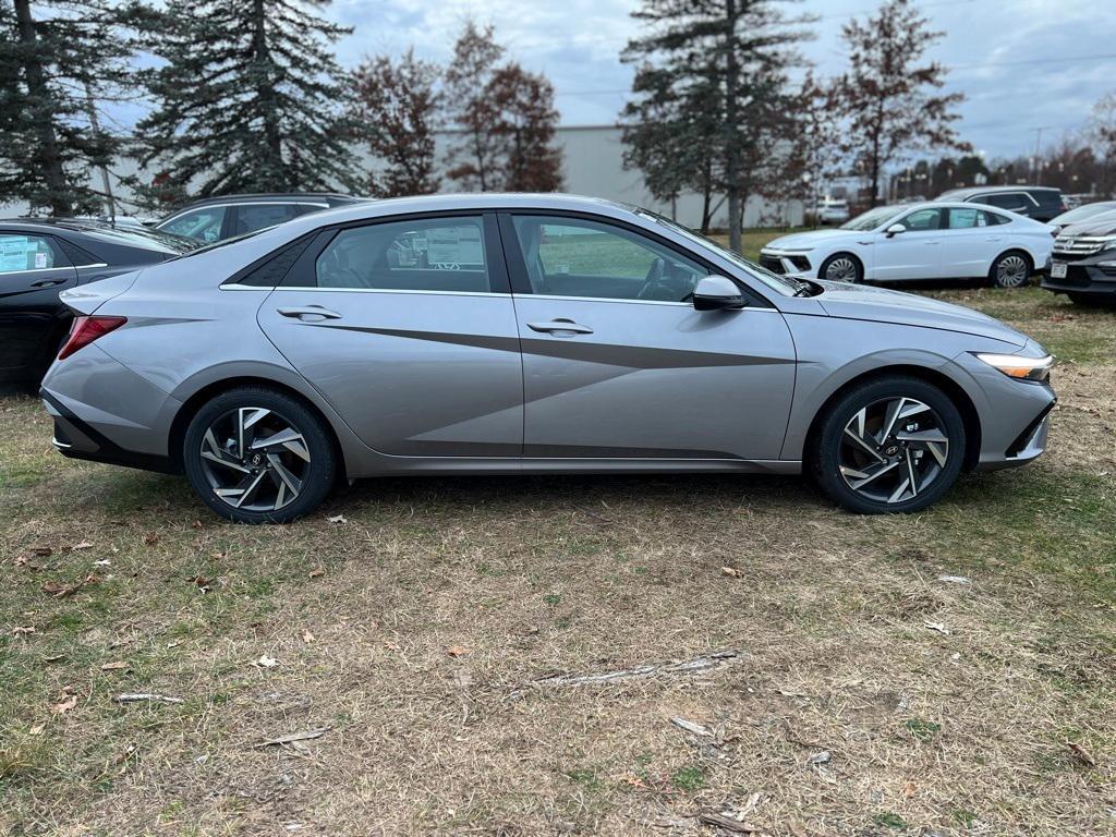 new 2025 Hyundai Elantra car, priced at $27,581