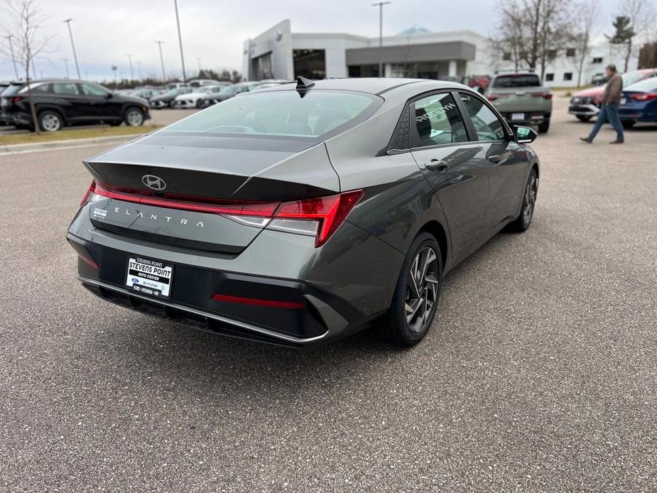 new 2025 Hyundai Elantra car, priced at $25,383