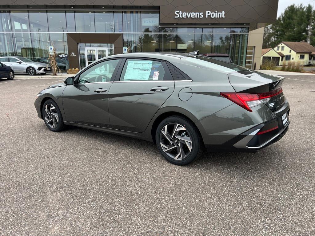 new 2025 Hyundai Elantra car, priced at $25,383