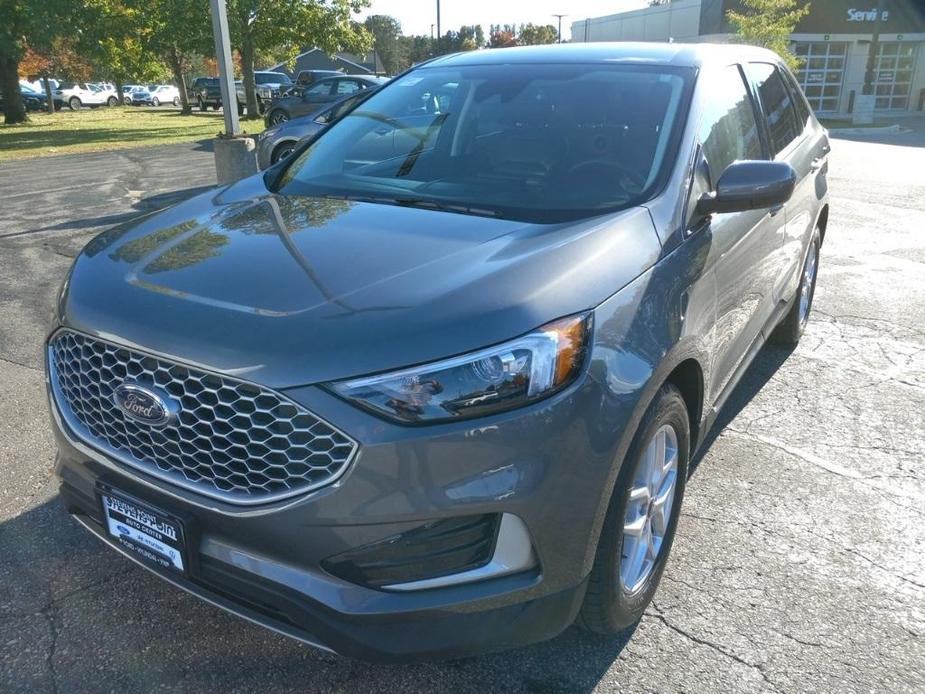 used 2024 Ford Edge car, priced at $27,536