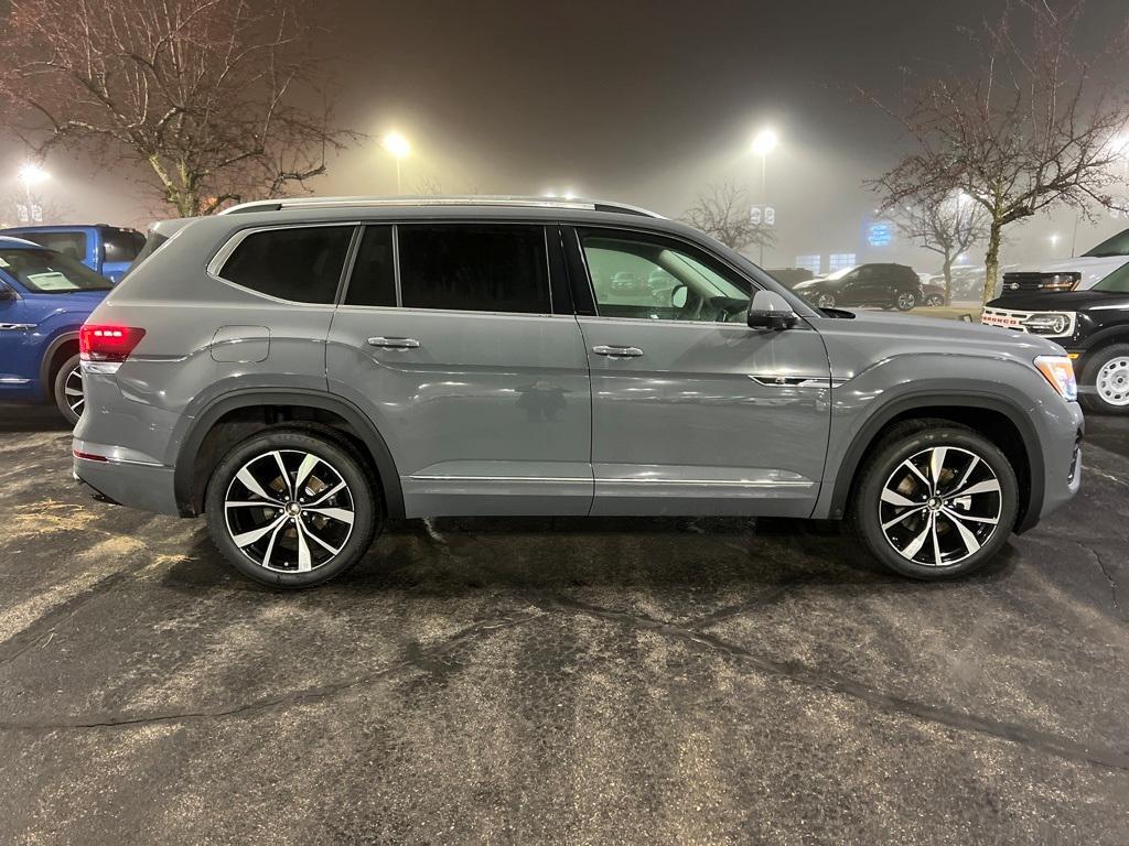 new 2025 Volkswagen Atlas car, priced at $52,651