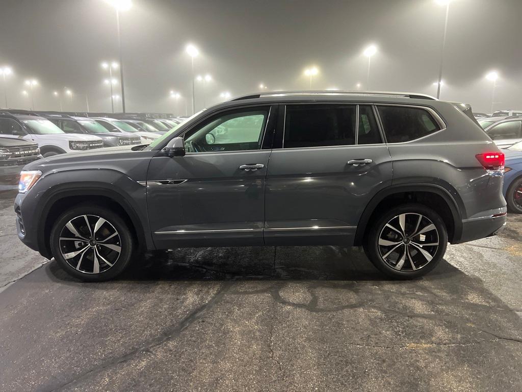 new 2025 Volkswagen Atlas car, priced at $52,651