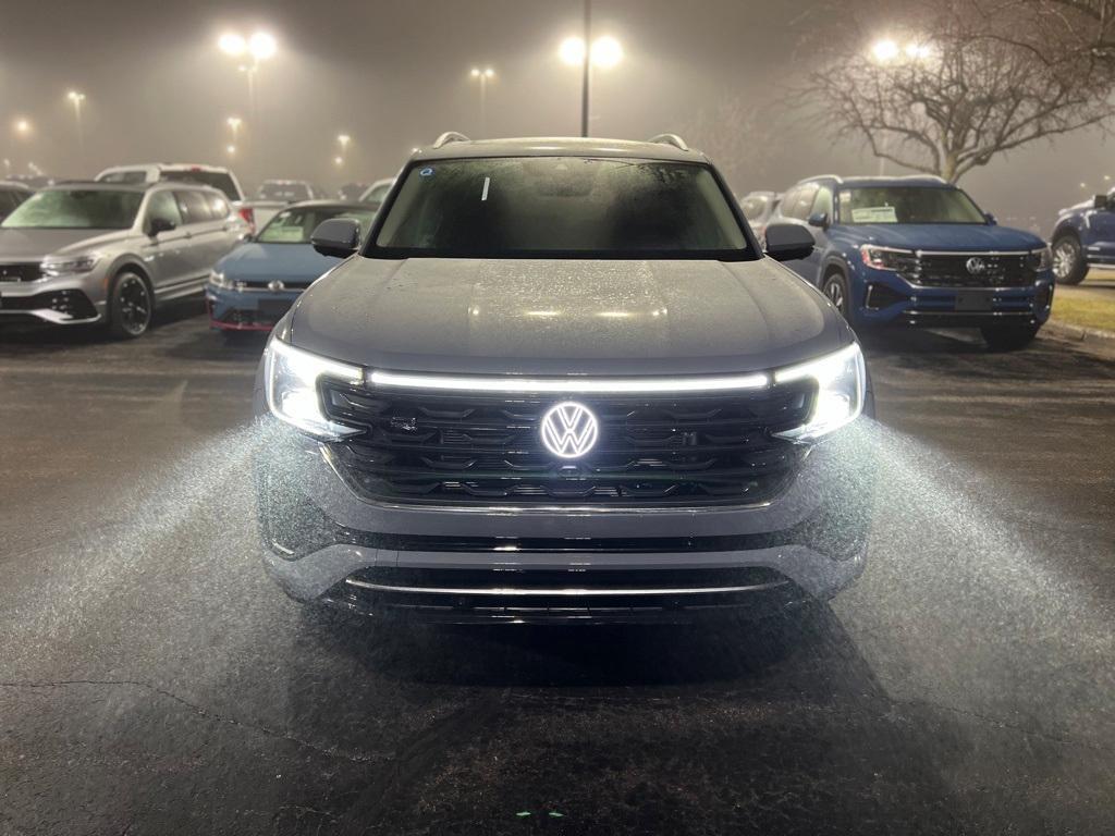 new 2025 Volkswagen Atlas car, priced at $52,651