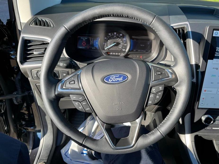 used 2024 Ford Edge car, priced at $29,888