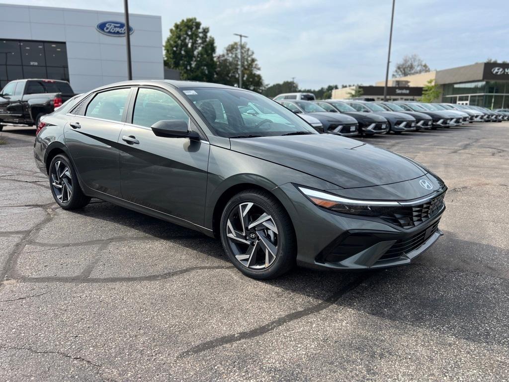 new 2025 Hyundai Elantra car, priced at $25,435