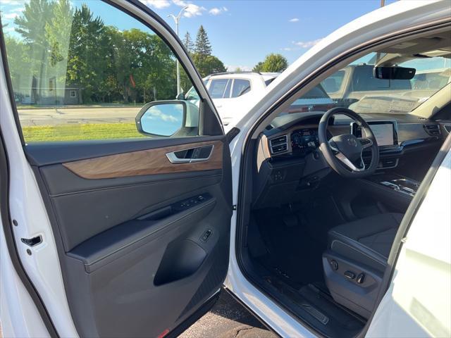 new 2024 Volkswagen Atlas car, priced at $41,886