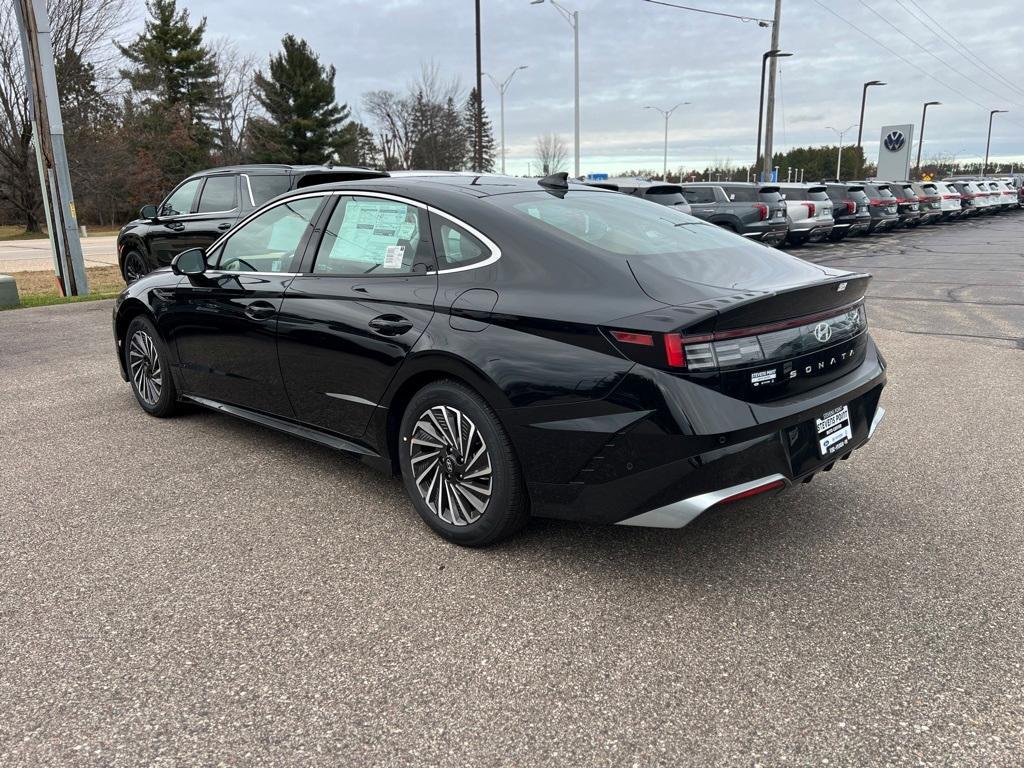 new 2025 Hyundai Sonata Hybrid car, priced at $36,780