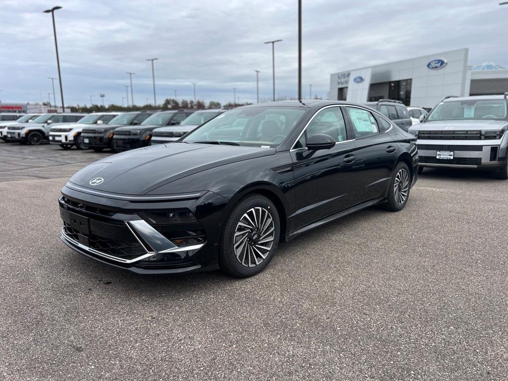 new 2025 Hyundai Sonata Hybrid car, priced at $36,780