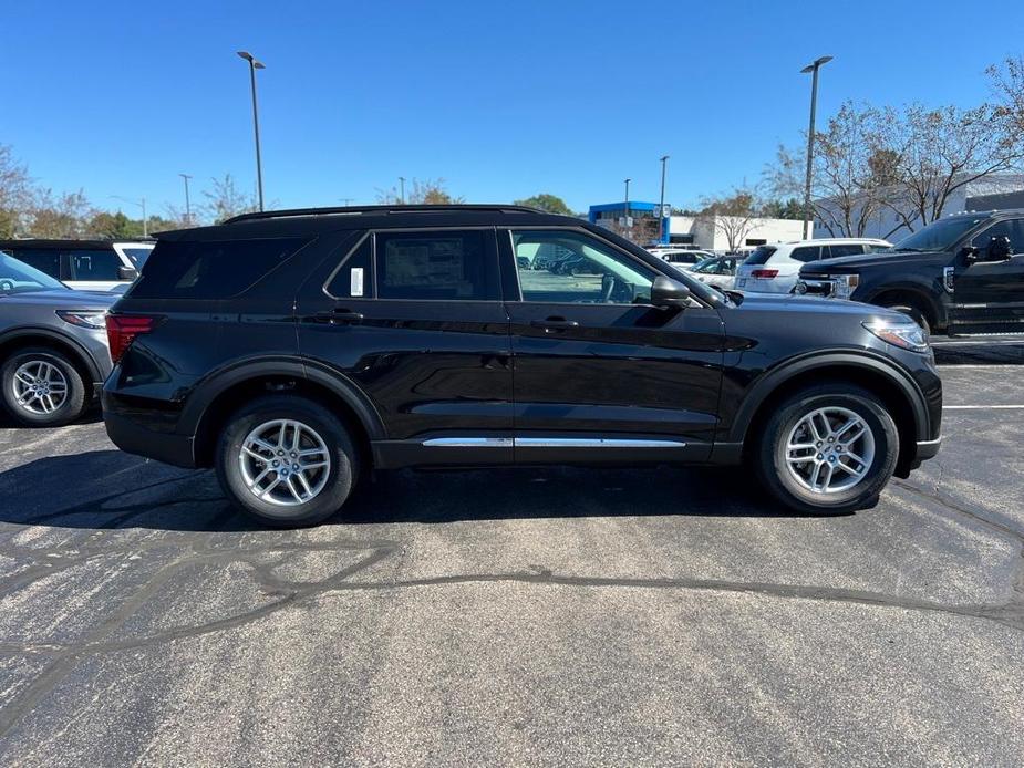 new 2025 Ford Explorer car, priced at $40,754