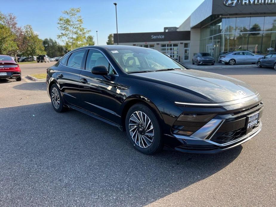 new 2025 Hyundai Sonata Hybrid car, priced at $30,408