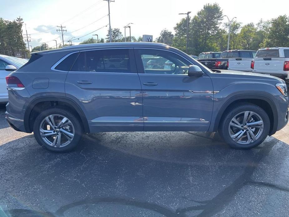 new 2024 Volkswagen Atlas Cross Sport car, priced at $46,321