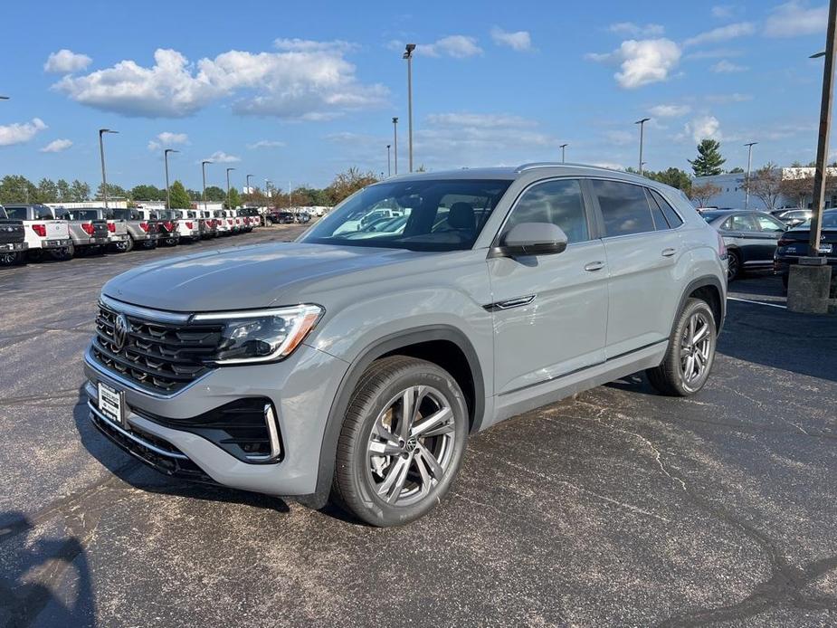 new 2024 Volkswagen Atlas Cross Sport car, priced at $46,321