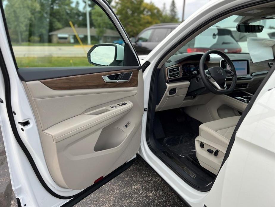 new 2024 Volkswagen Atlas car, priced at $41,310