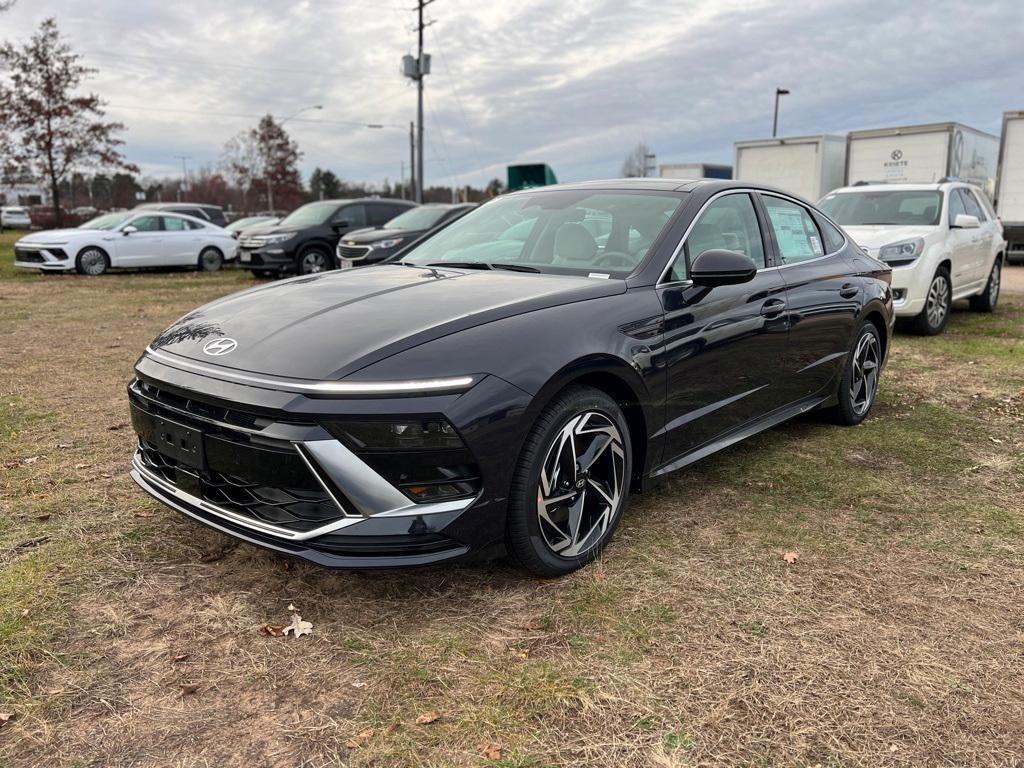 new 2025 Hyundai Sonata car, priced at $29,893