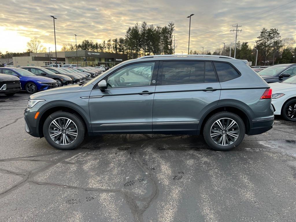 new 2024 Volkswagen Tiguan car, priced at $32,040