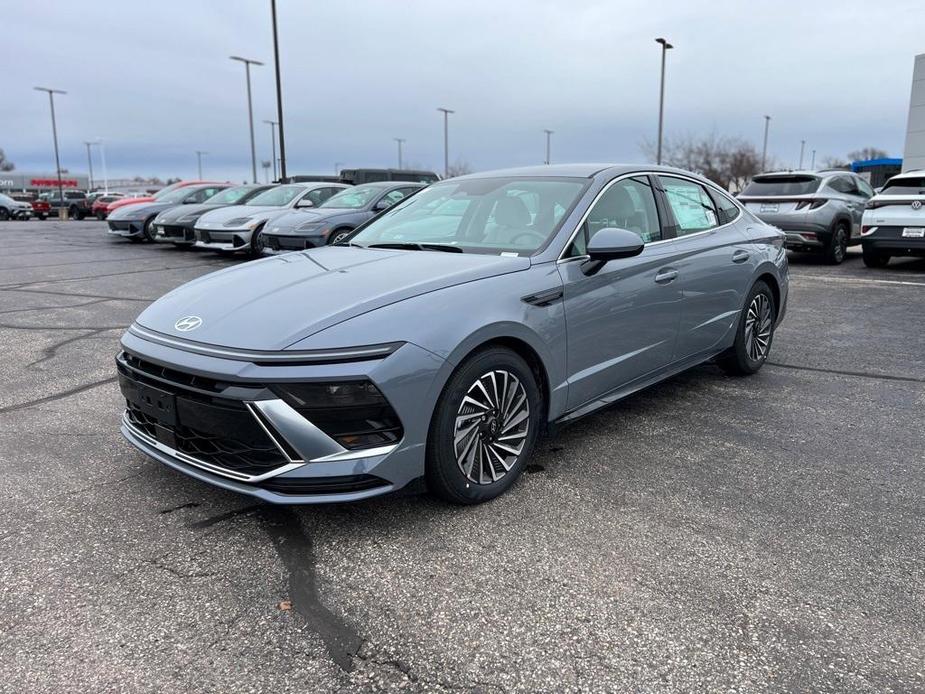 new 2025 Hyundai Sonata Hybrid car, priced at $30,379