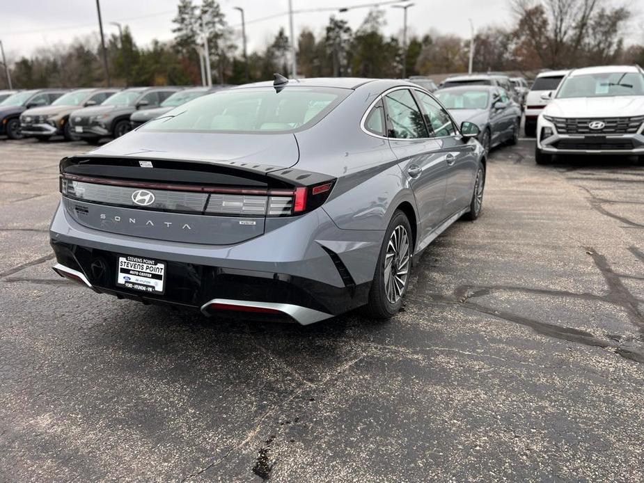 new 2025 Hyundai Sonata Hybrid car, priced at $30,379