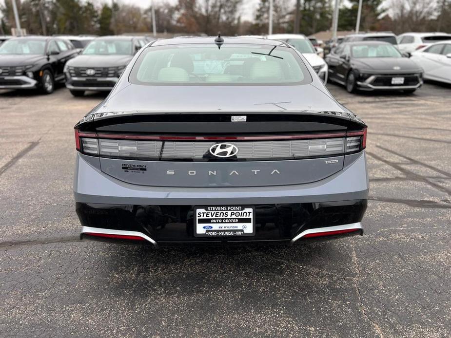 new 2025 Hyundai Sonata Hybrid car, priced at $30,379